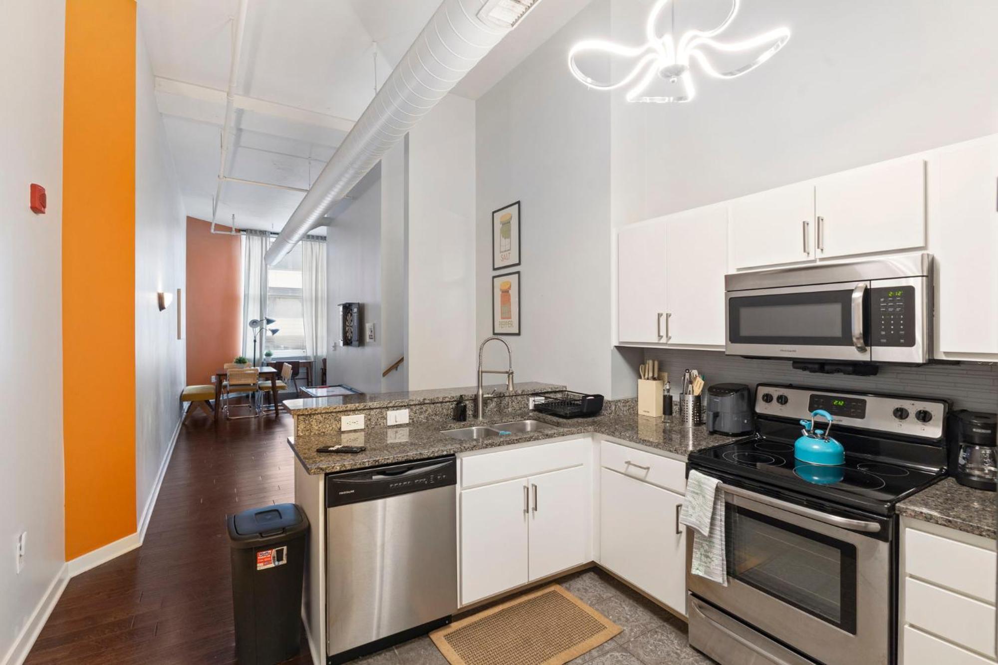 شقة Indy Loft - Monument Circle - Sleeps 7 - Convention Walkable إنديانابوليس المظهر الخارجي الصورة
