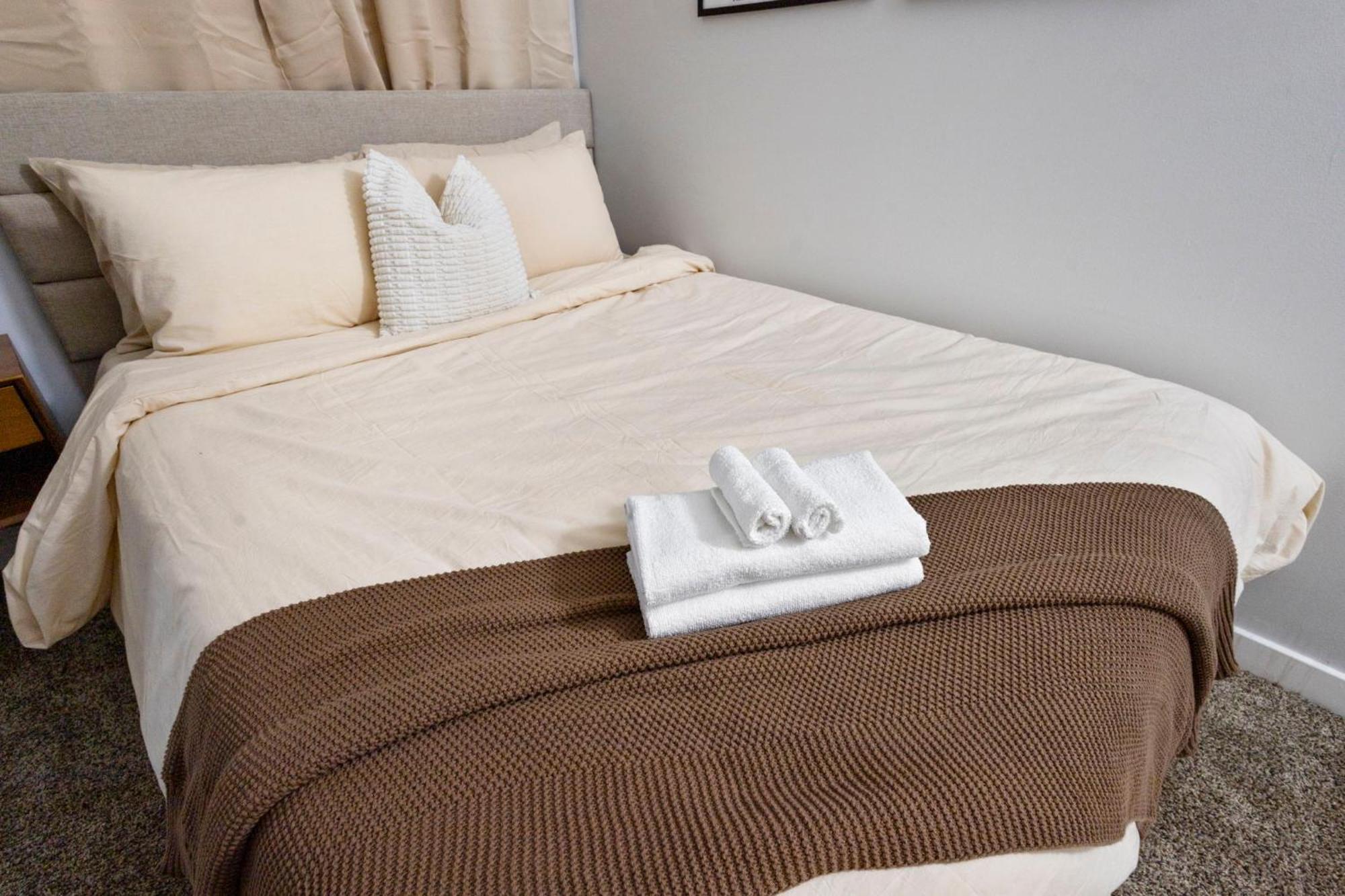 شقة Indy Loft - Monument Circle - Sleeps 7 - Convention Walkable إنديانابوليس المظهر الخارجي الصورة