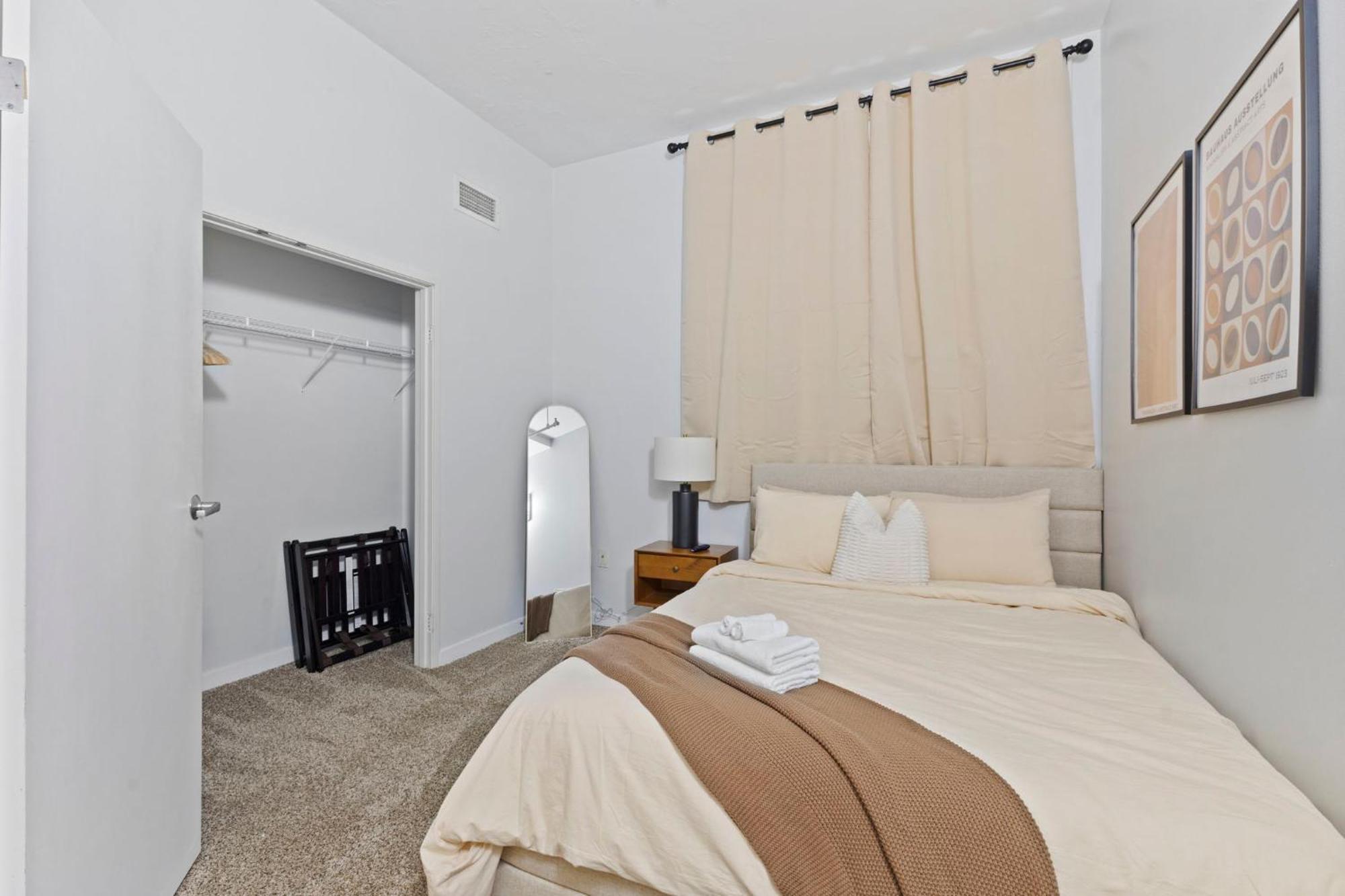 شقة Indy Loft - Monument Circle - Sleeps 7 - Convention Walkable إنديانابوليس المظهر الخارجي الصورة