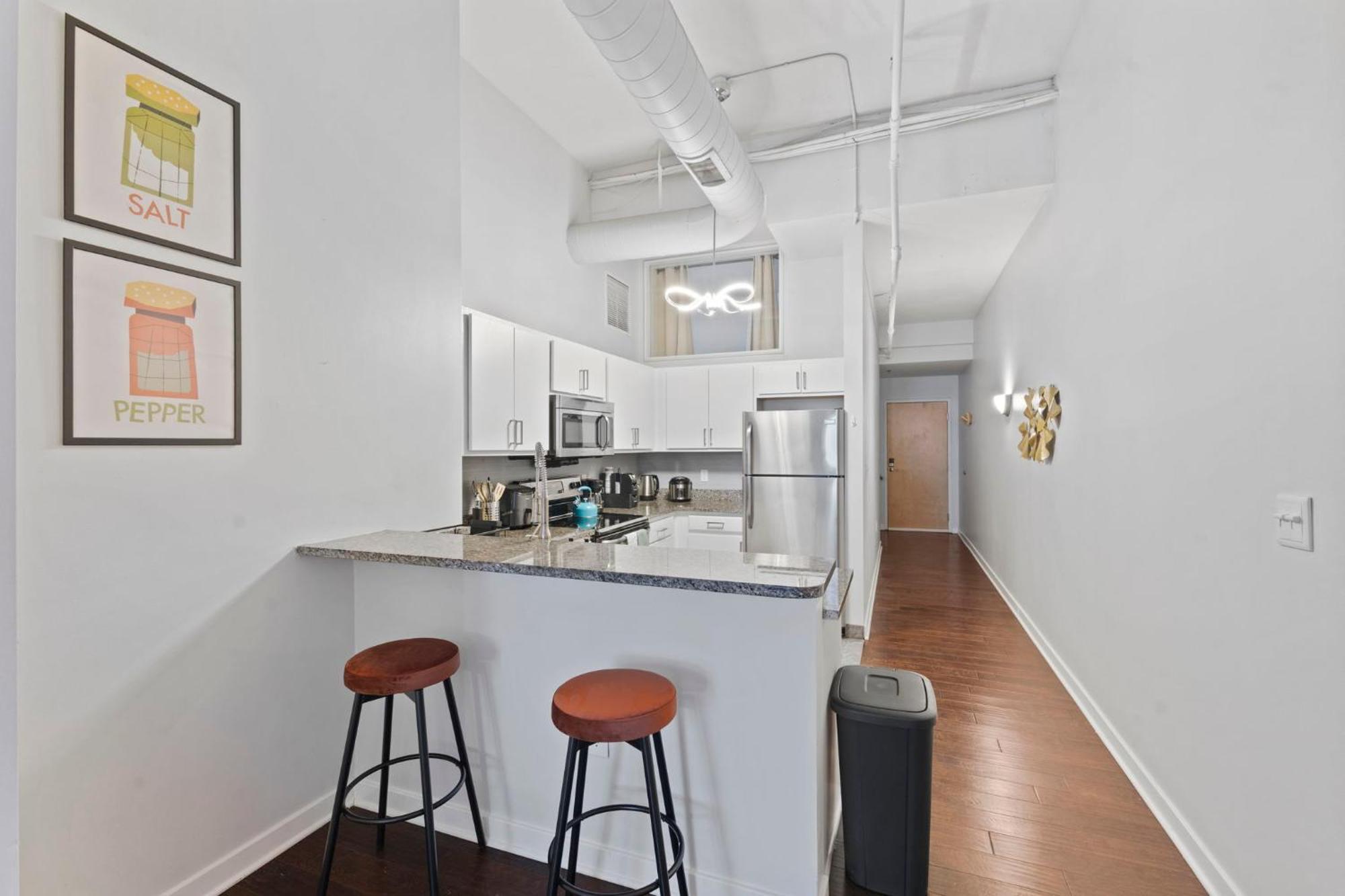 شقة Indy Loft - Monument Circle - Sleeps 7 - Convention Walkable إنديانابوليس المظهر الخارجي الصورة