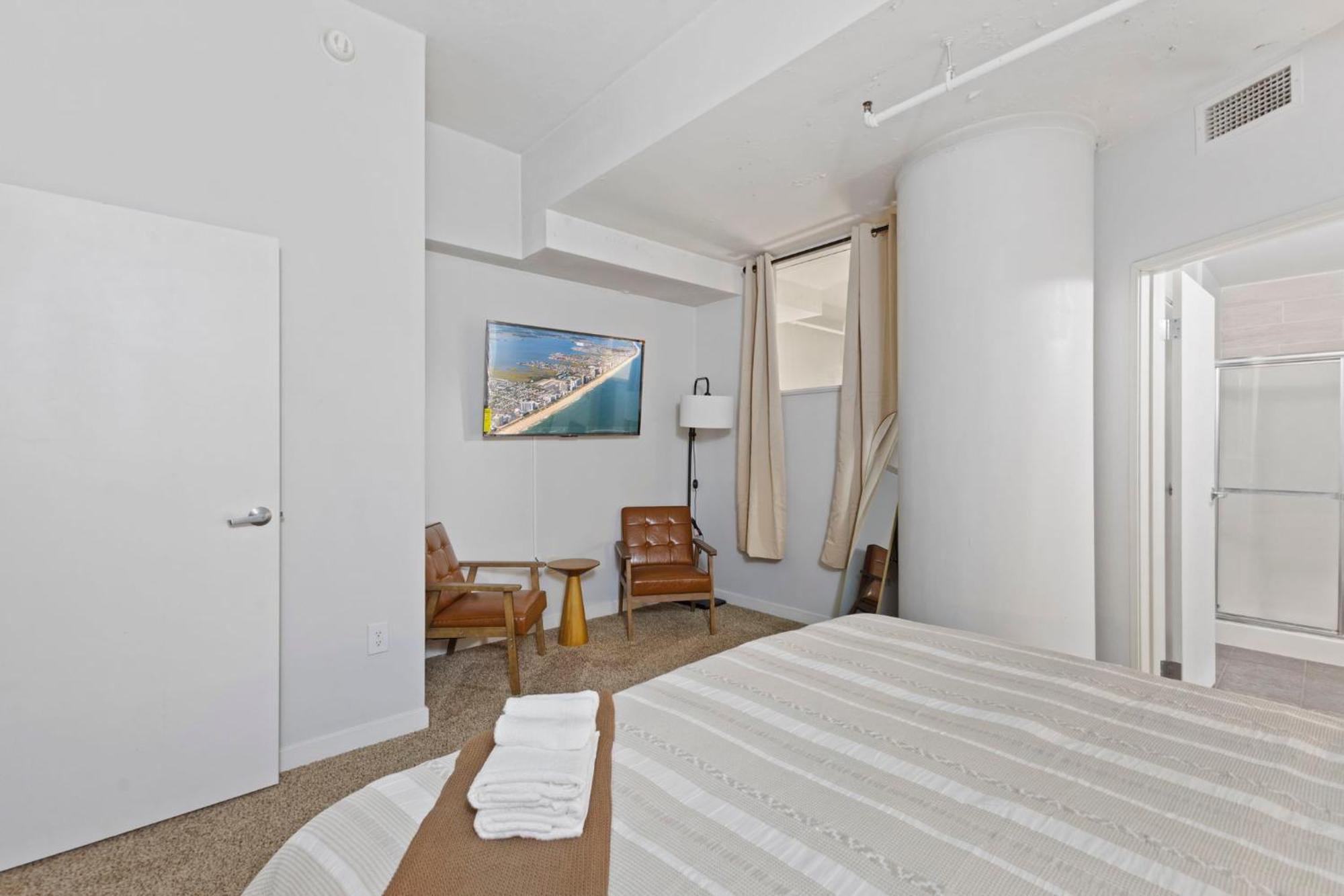 شقة Indy Loft - Monument Circle - Sleeps 7 - Convention Walkable إنديانابوليس المظهر الخارجي الصورة